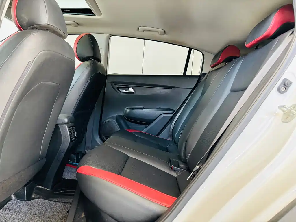 Kia KX Cross 2019 — фото 11