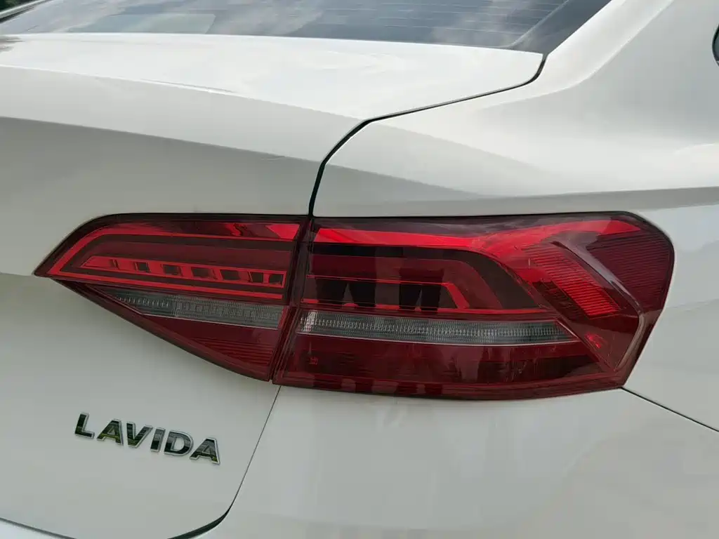 Volkswagen Lavida 2019 — фото 16
