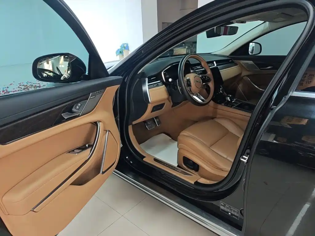 Jaguar XFL 2024 — фото 16