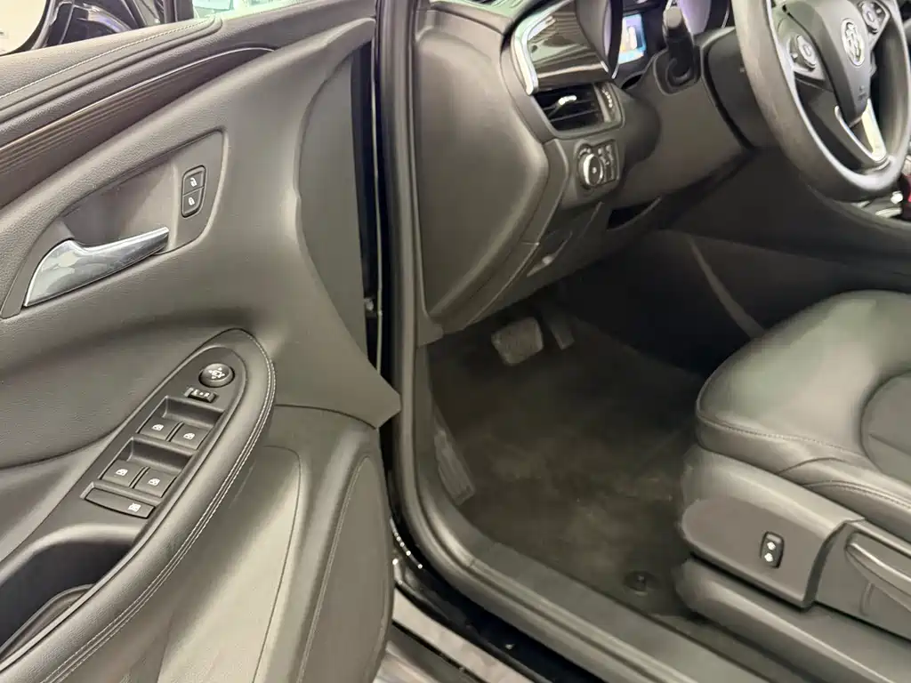 Buick Envision Plus 2021 — фото 17