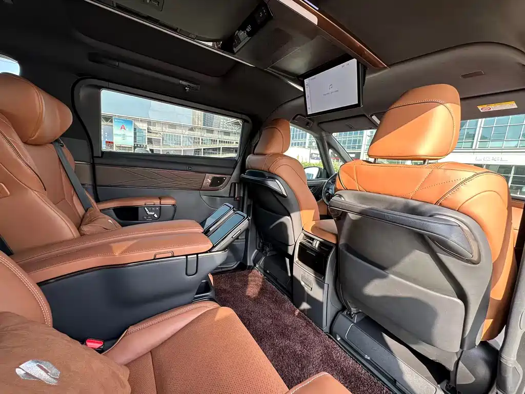 Toyota Alphard 2024 — фото 11