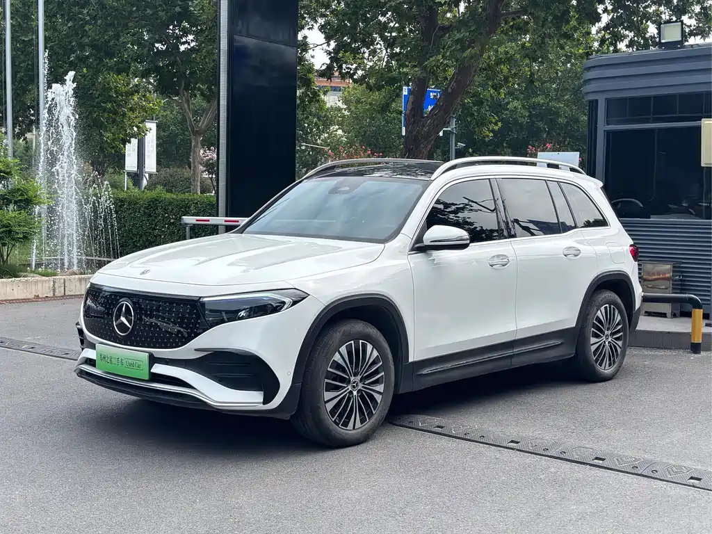 Mercedes-Benz EQB 2025 — фото 1