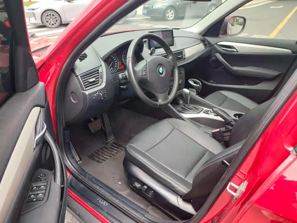 BMW X1 2012 — фото 12