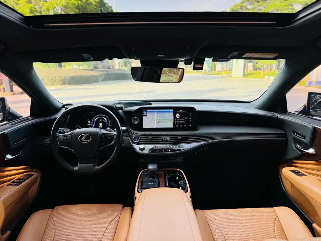 Lexus LS 2022 — фото 12