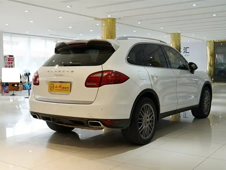 Porsche Cayenne 2015 — фото 15