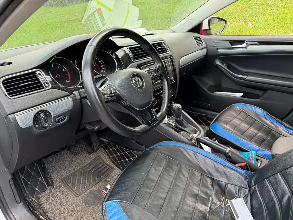 Volkswagen Sagitar 2017