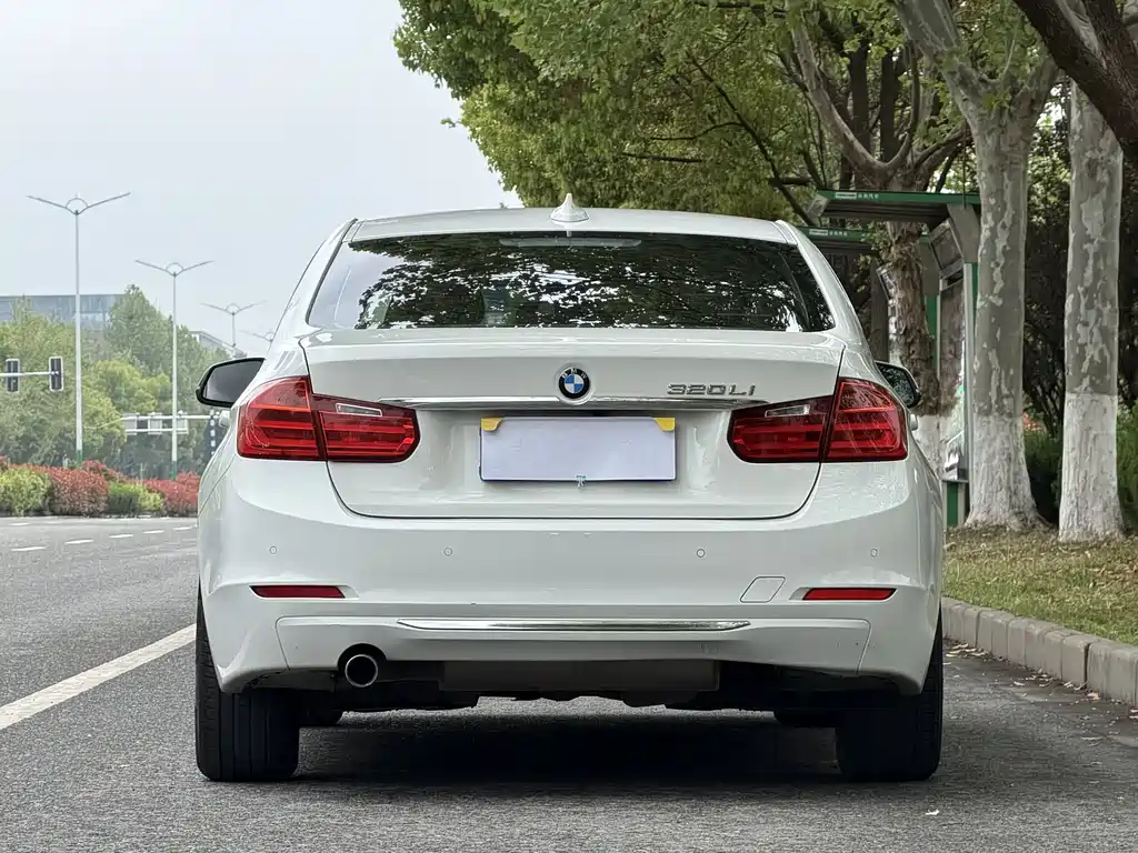 BMW 3 Series 2015 — фото 14