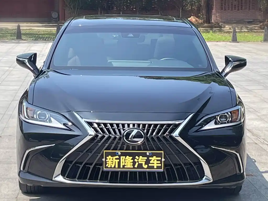 Lexus ES 2023 — фото 2