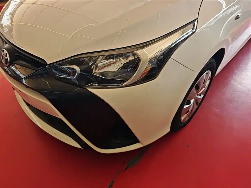 Toyota Yaris L 2018 — фото 3