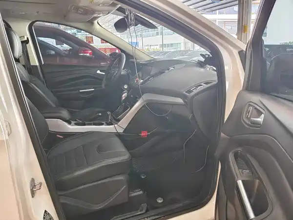 Ford Kuga 2016