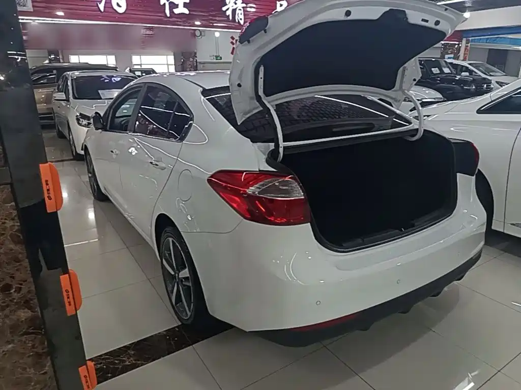 Kia K3 2016