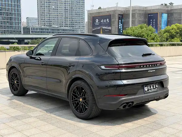 Porsche Cayenne 2024