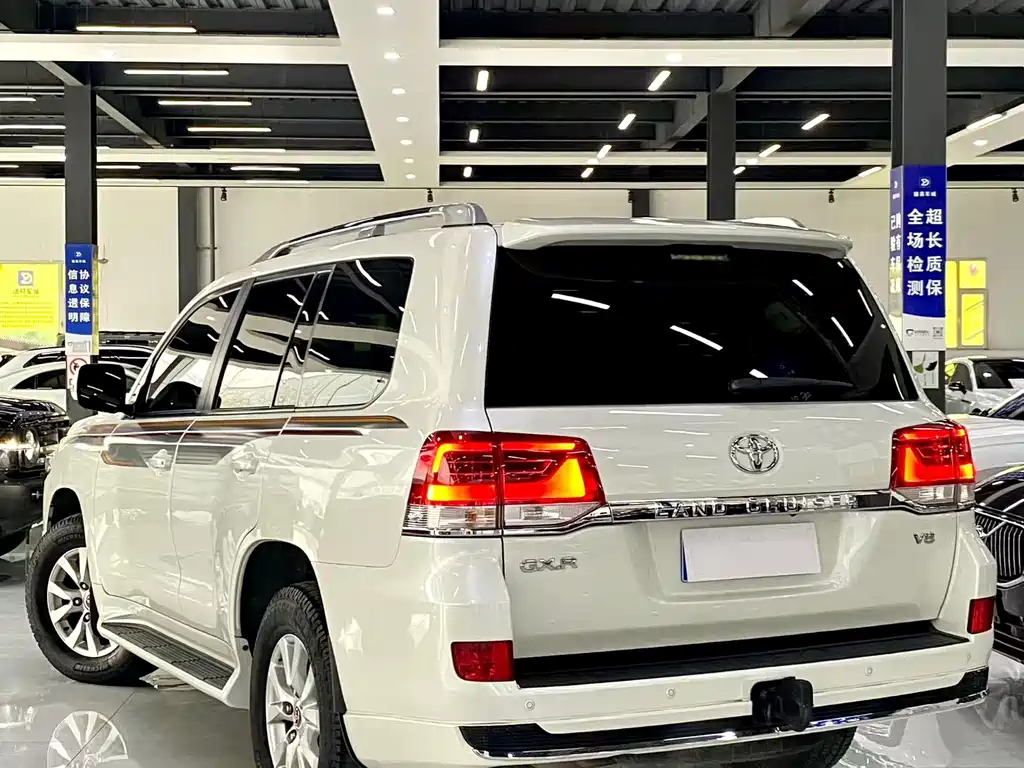 Toyota Land Cruiser 2019 — фото 7