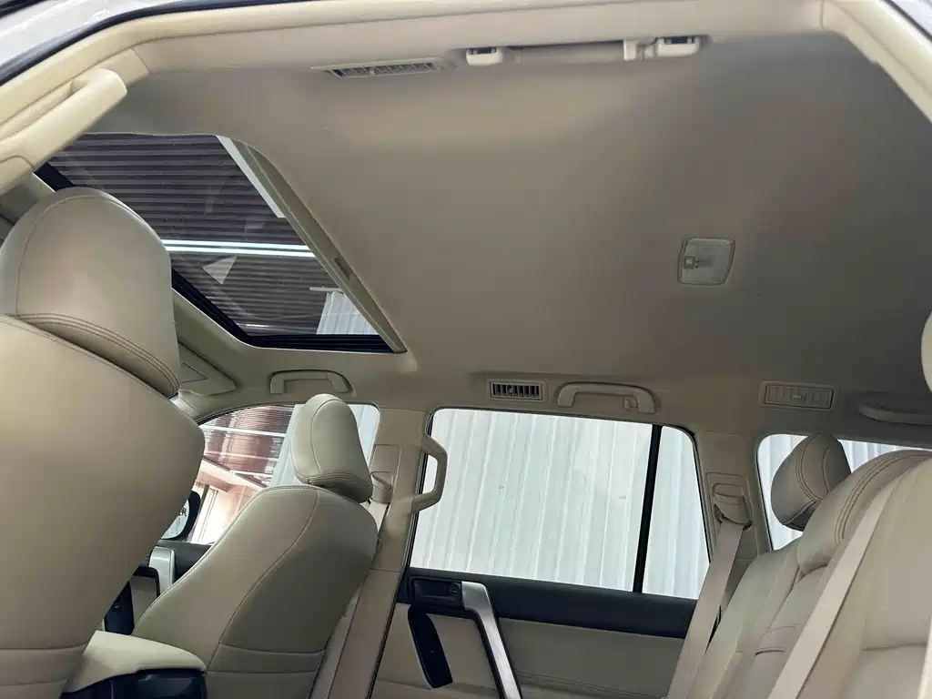 Toyota Prado 2017 — фото 16