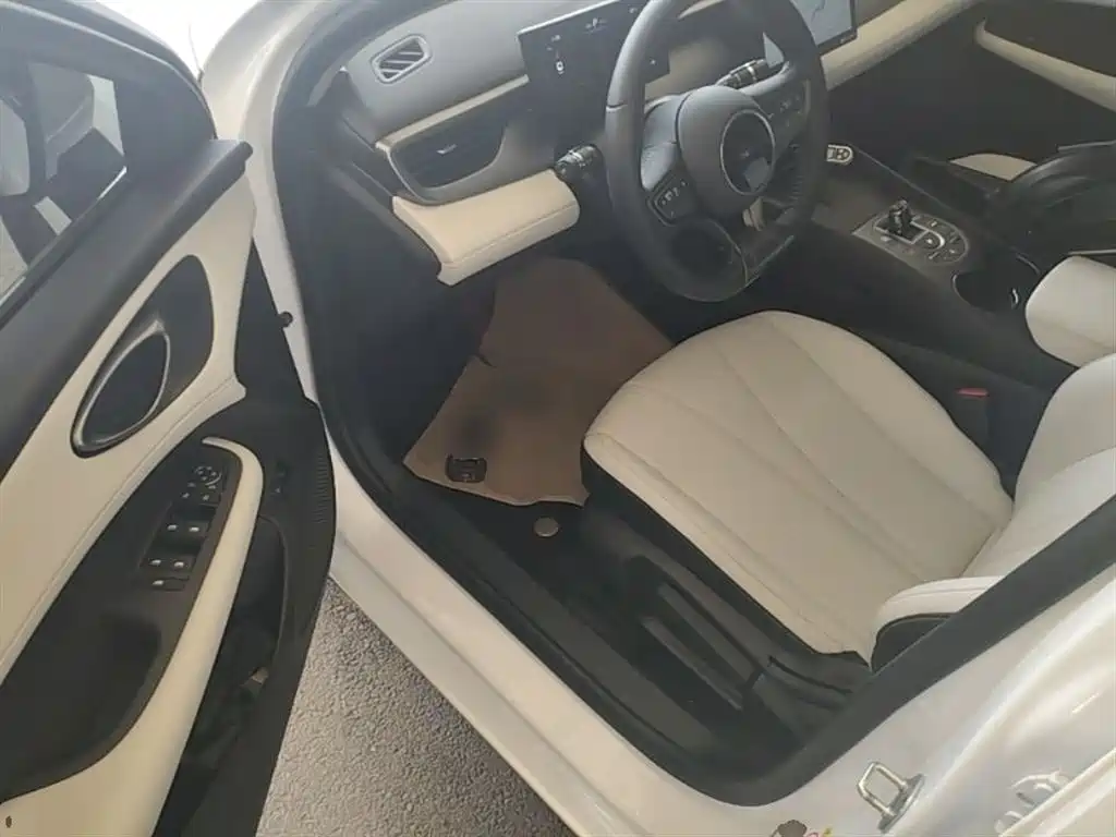 BYD Seal 05 DM-i 2025 — фото 16