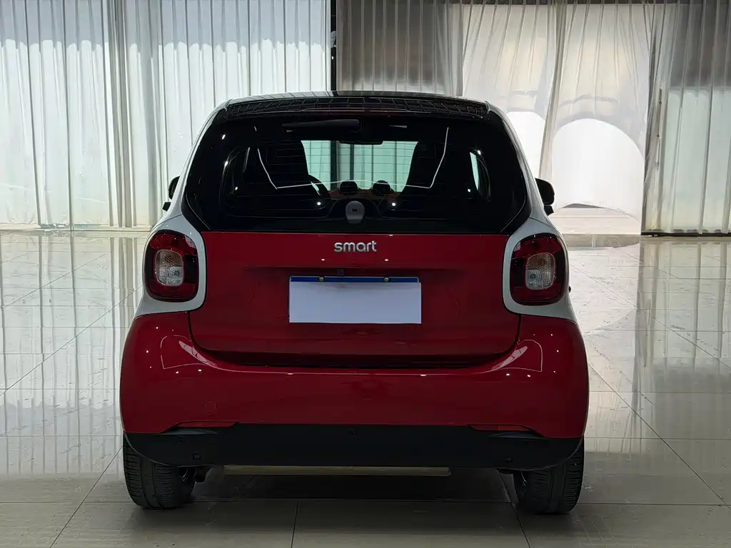 smart Fortwo 2017 — фото 20