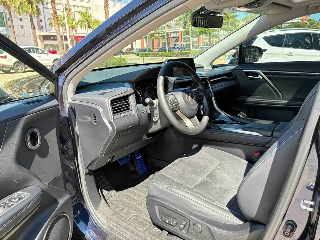 Lexus RX 2022