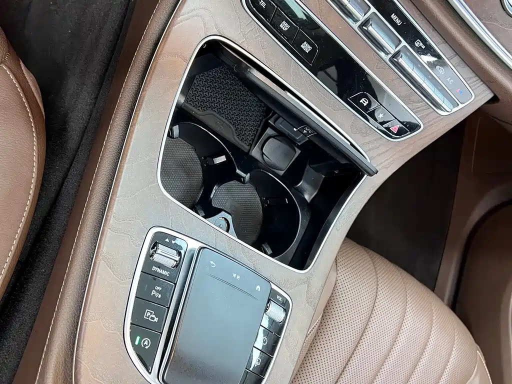 Mercedes-Benz E-Class 2021 — фото 28