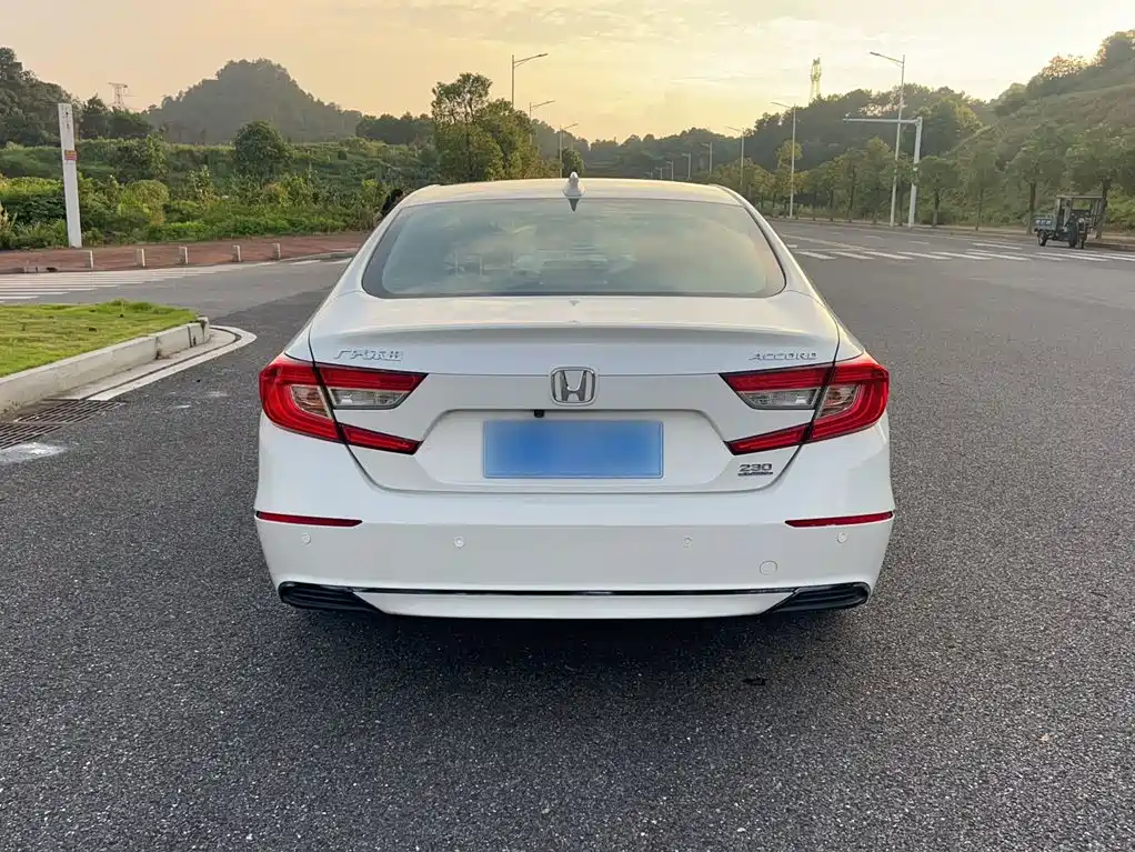 Honda Accord 2020 — фото 24