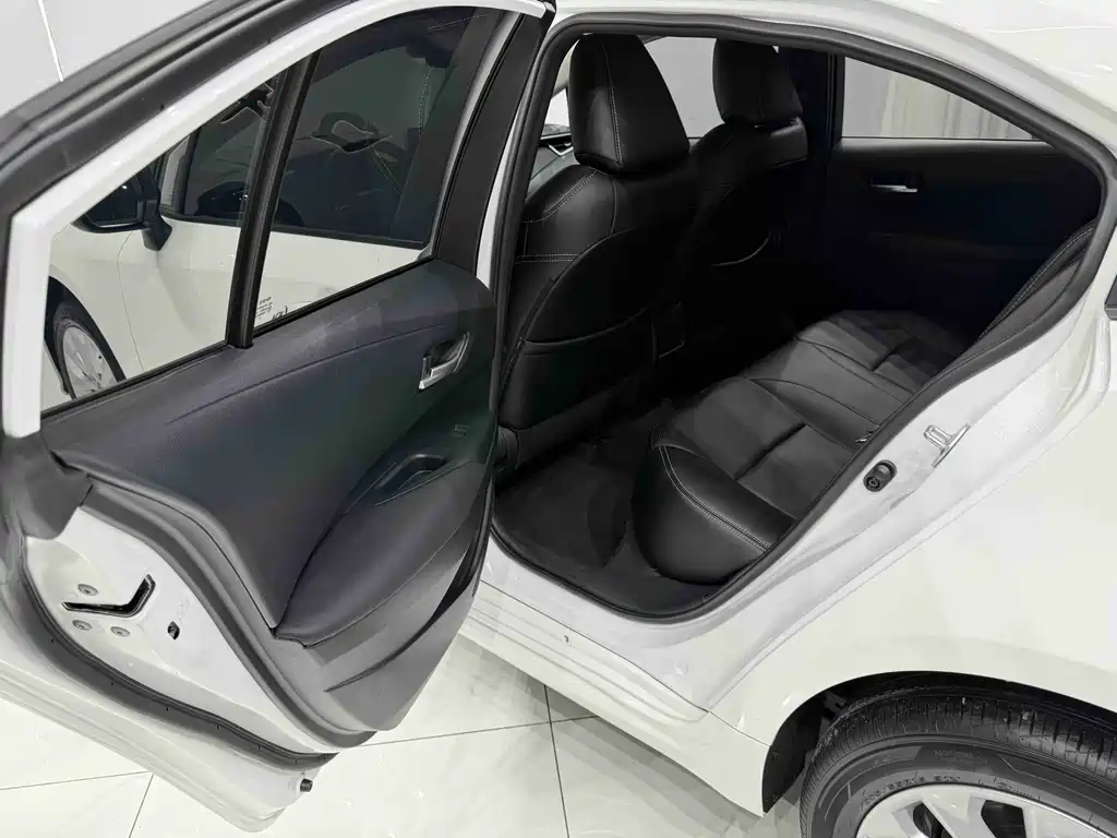 Toyota Corolla 2022 — фото 16