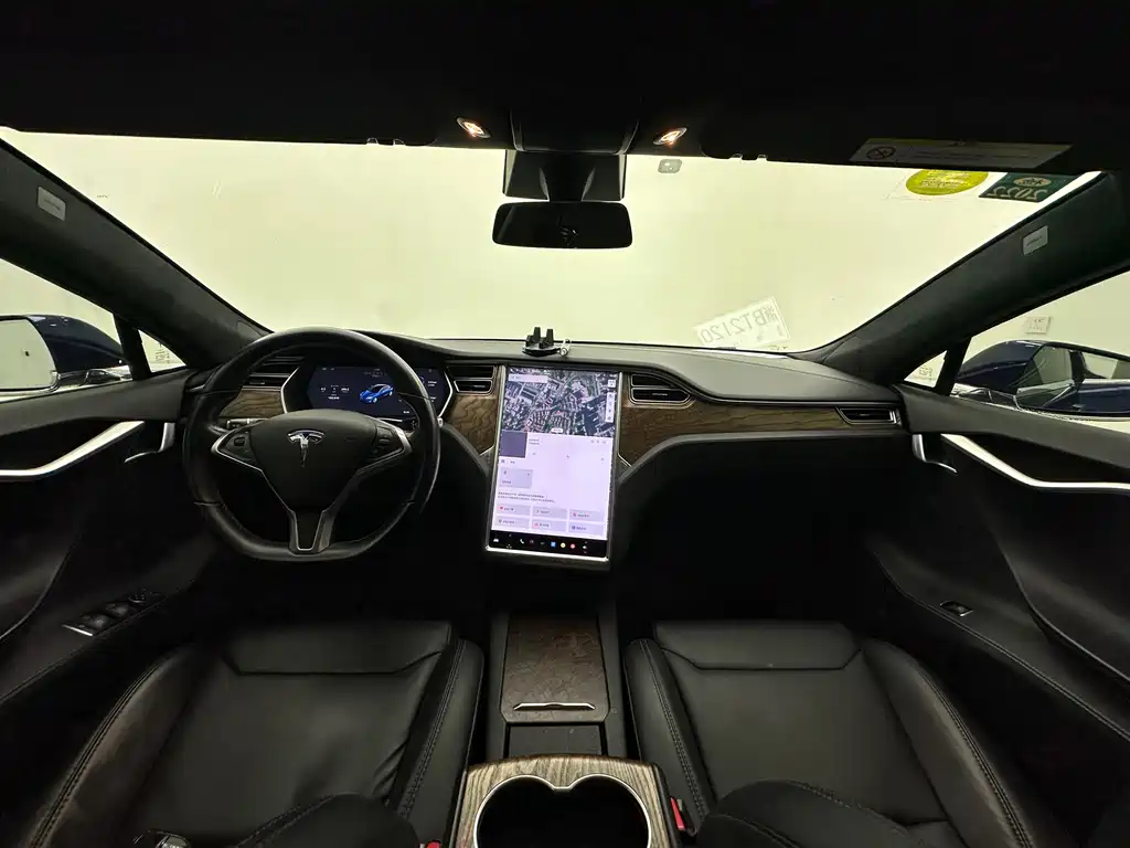 Tesla Model S 2018 — фото 11