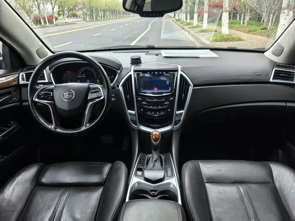 Cadillac SRX 2016 — фото 4