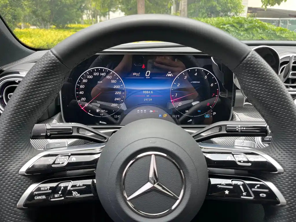 Mercedes-Benz C-Class 2025 — фото 10