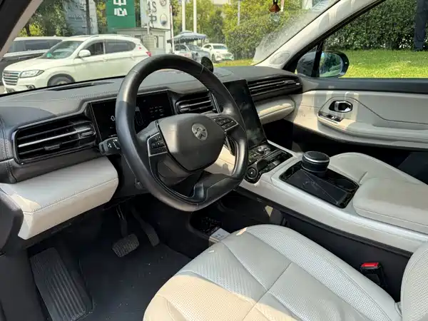 NIO ES8 2019