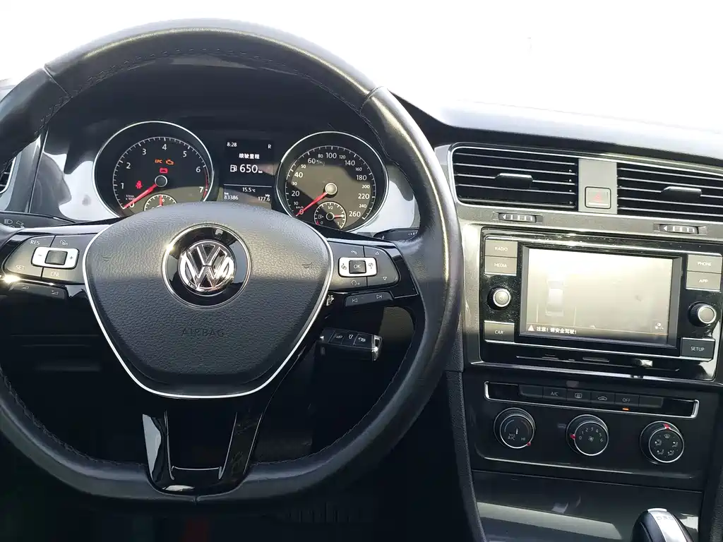 Volkswagen Golf 2018 — фото 10