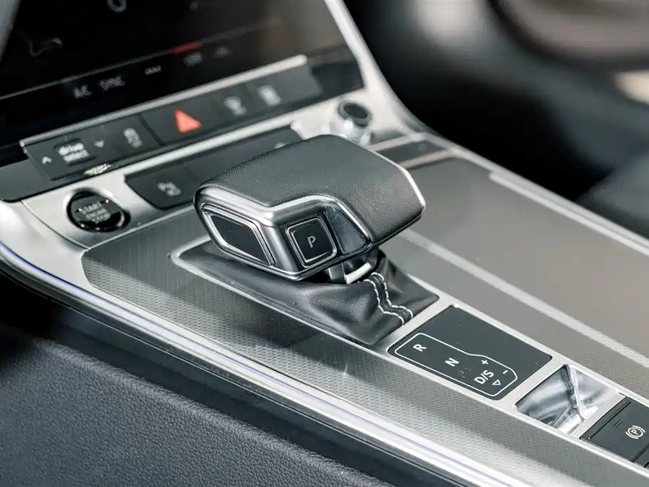Audi A7L 2024 — фото 14