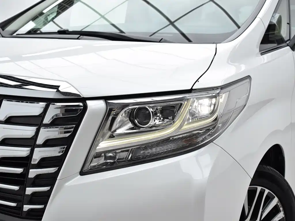 Toyota Alphard 2017 — фото 4