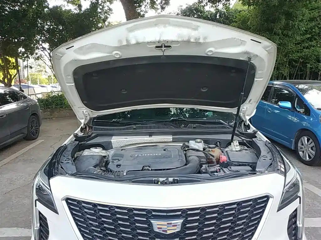 Cadillac XT4 2019 — фото 16