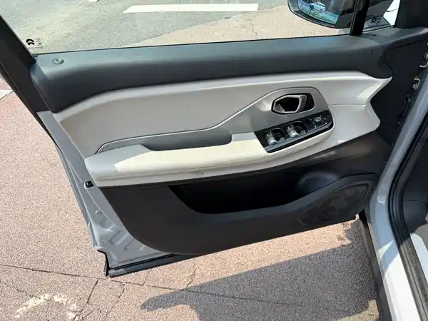 NIO ES8 2019