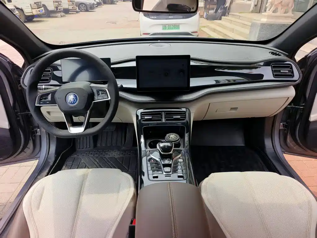 BYD Qin PLUS 2023 — фото 8