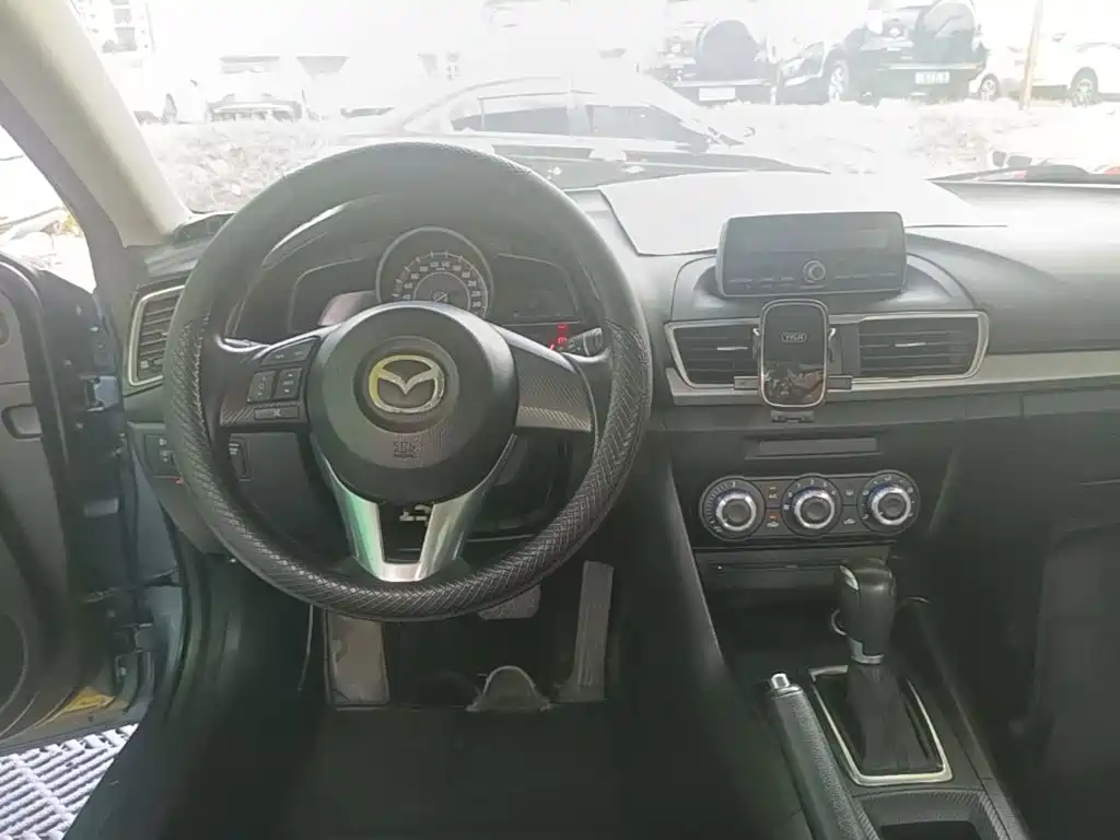 Mazda 3 Angkesela 2016 — фото 10