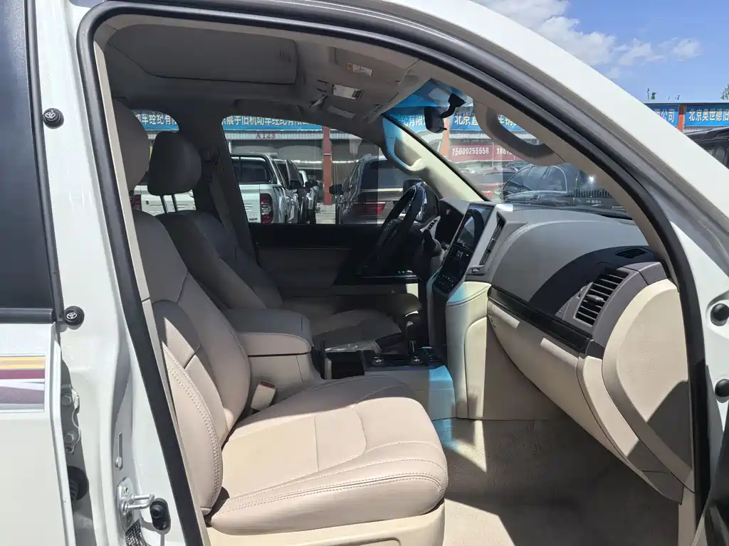 Toyota Land Cruiser 2019 — фото 15