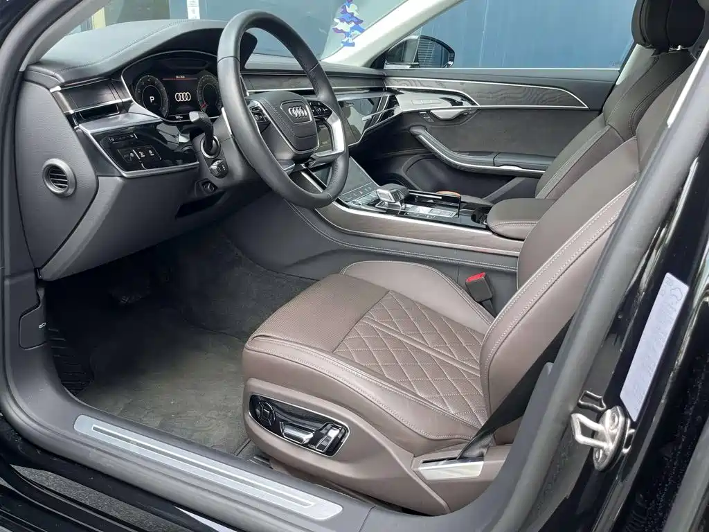 Audi A8 2025