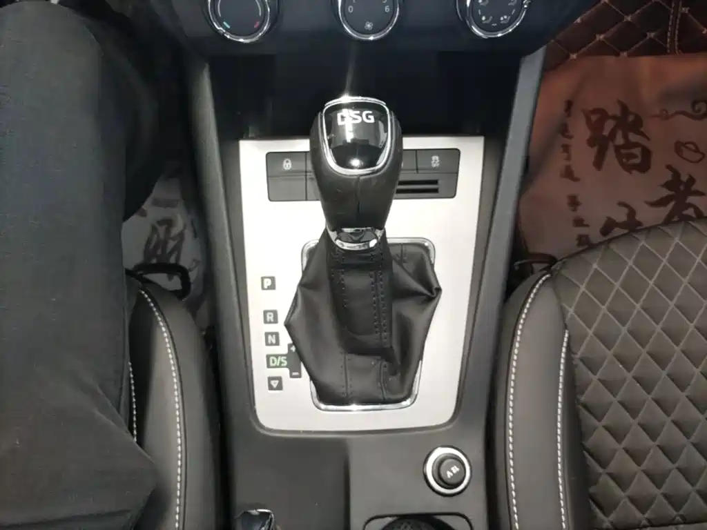 Skoda Octavia 2018 — фото 14
