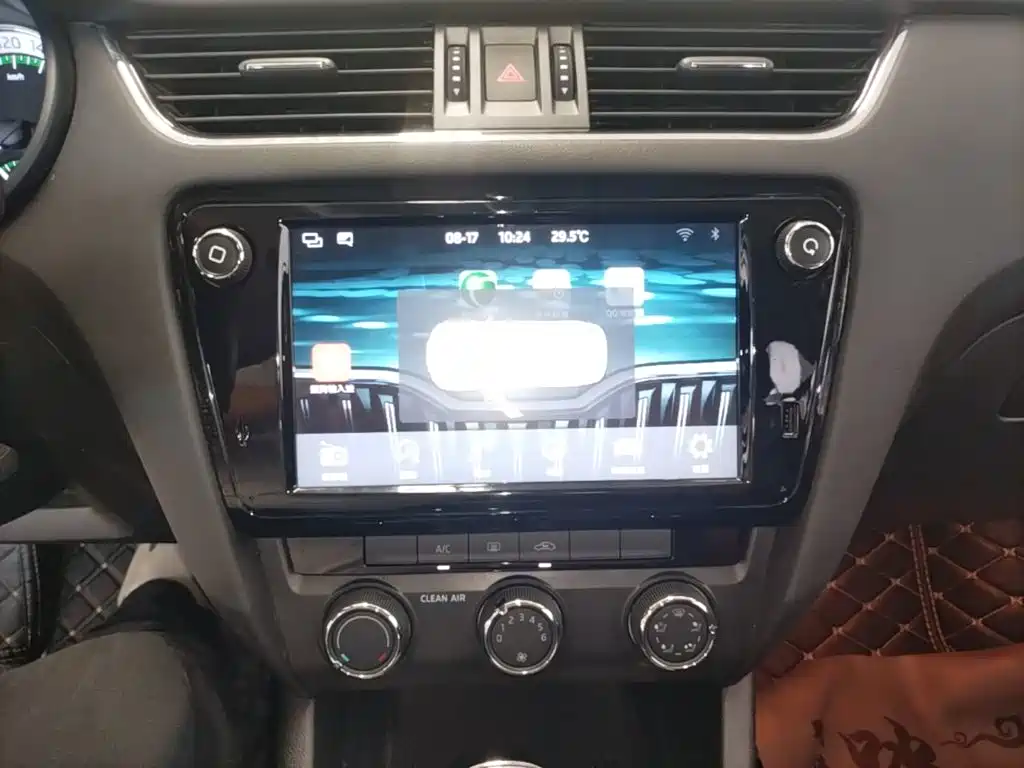 Skoda Octavia 2018 — фото 13