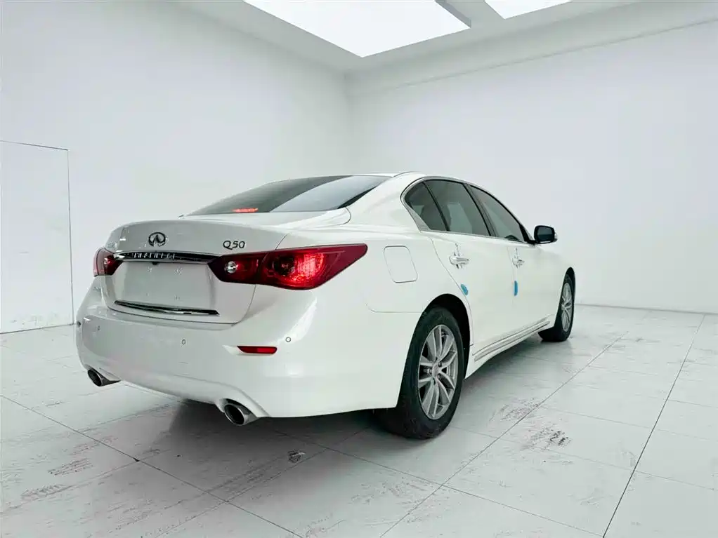 Infiniti Q50L 2017