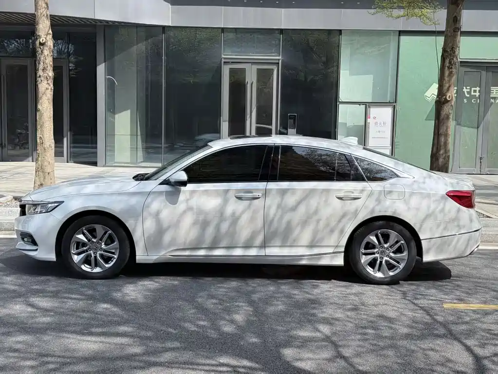 Honda Accord 2021 — фото 13