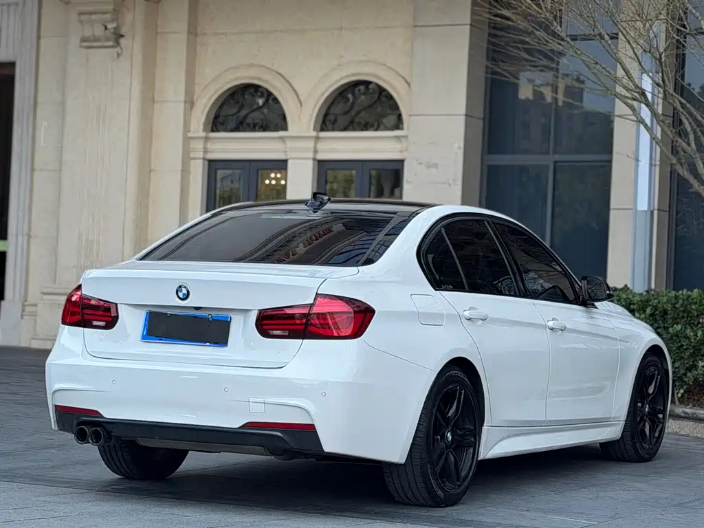 BMW 3 Series 2019 — фото 8