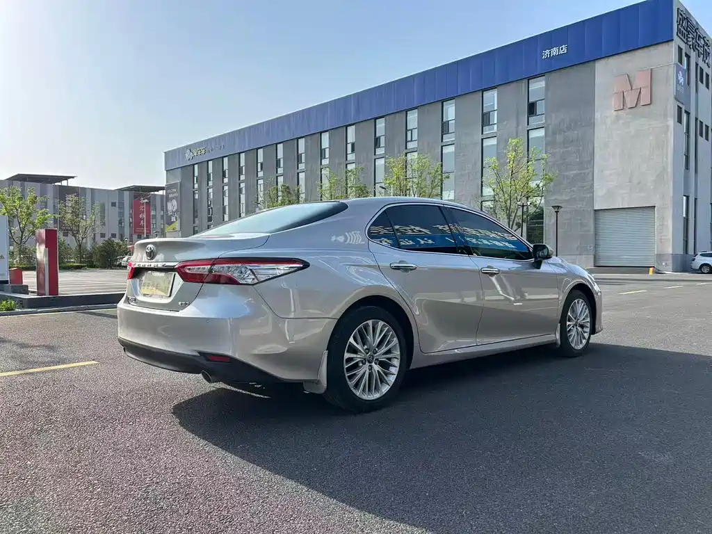 Toyota Camry 2020 — фото 15