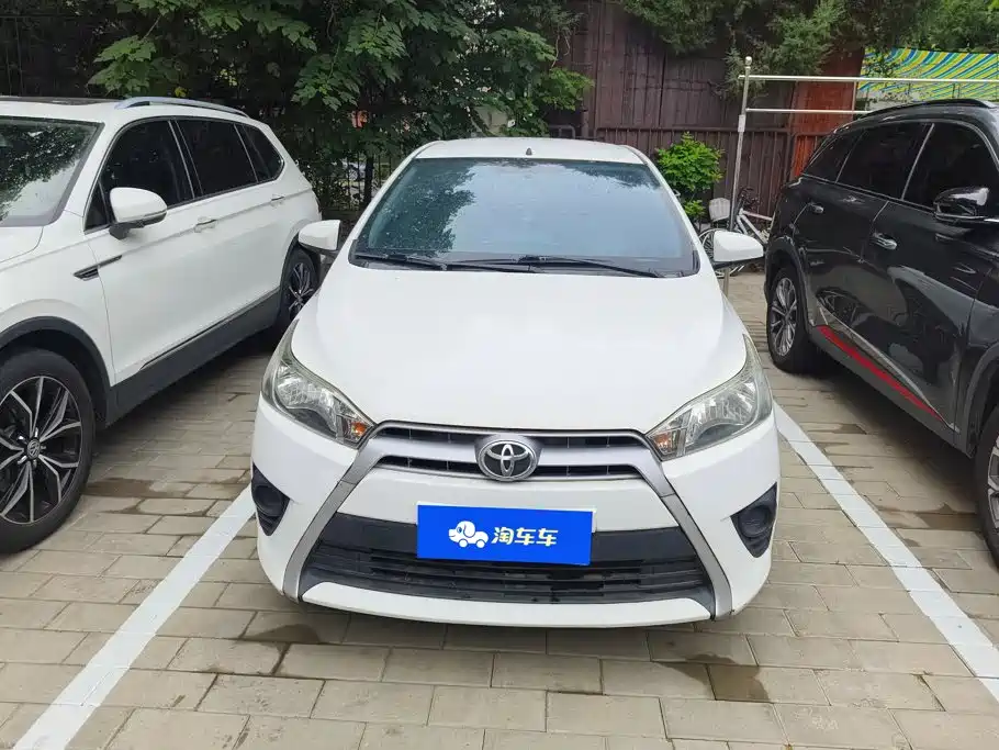 Toyota Yaris L 2015