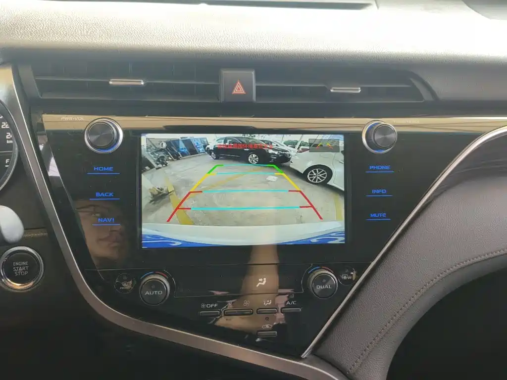Toyota Camry 2020 — фото 13