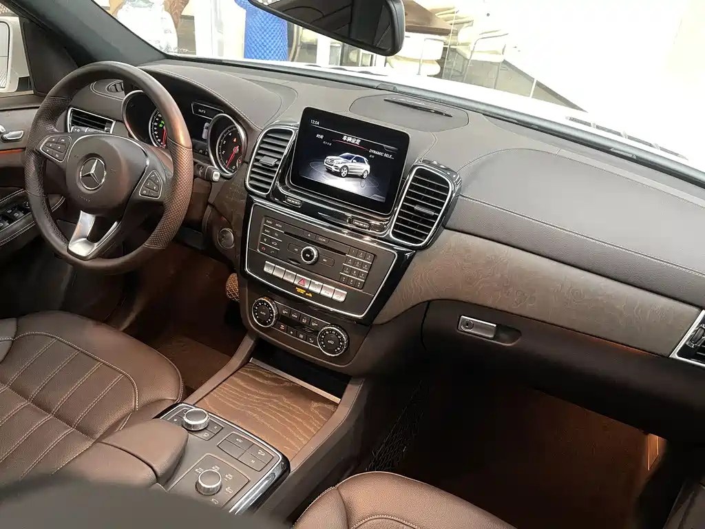 Mercedes-Benz GLE 2018 — фото 20