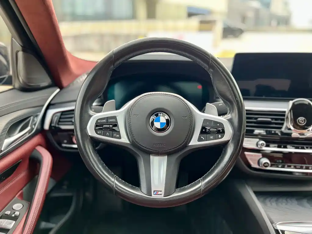 BMW 5 Series 2021 — фото 13