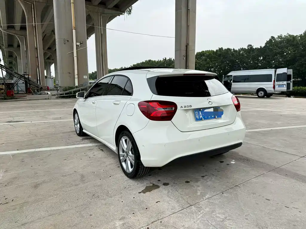 Mercedes-Benz A-Class 2017 — фото 4