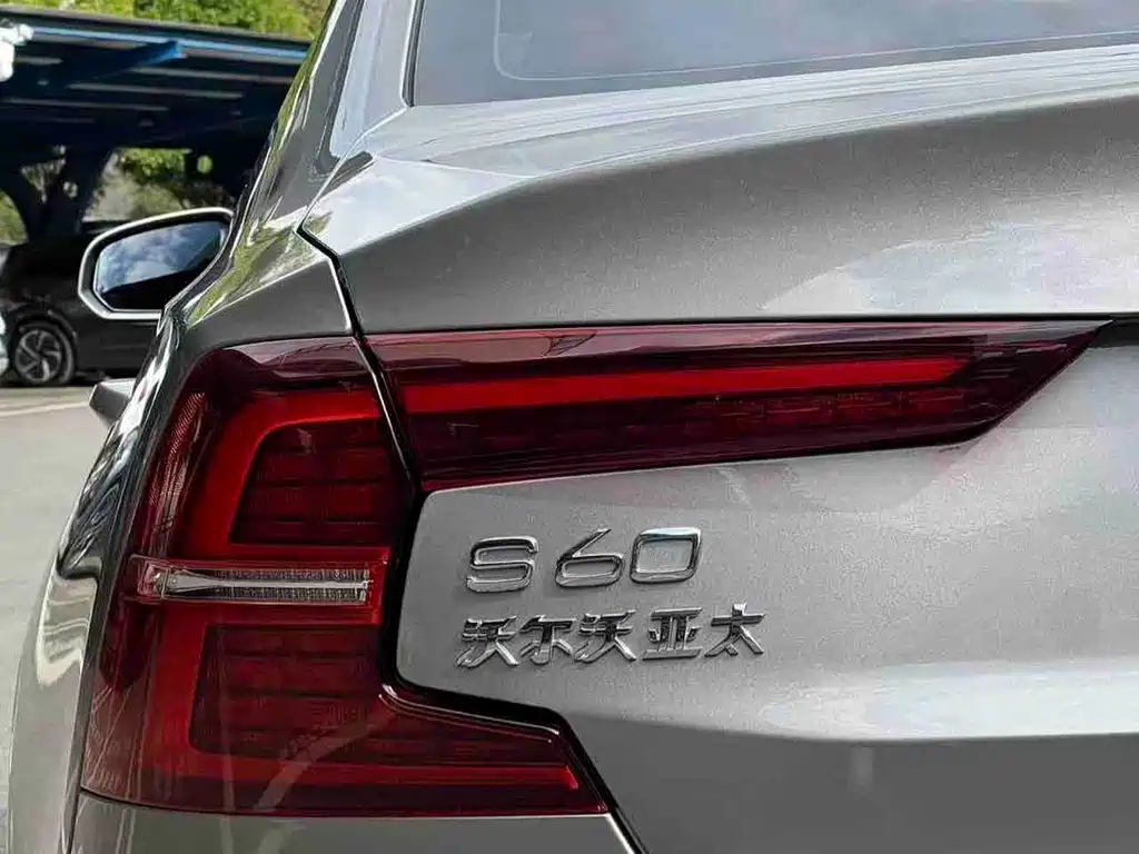 Volvo S60 2021 — фото 13