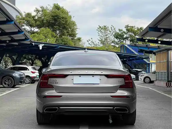 Volvo S60 2021